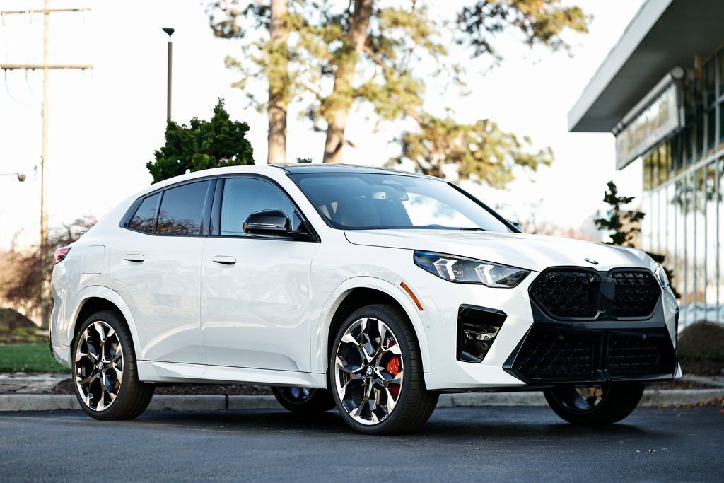 New 2026 BMW X2 xDrive28i w/ Technology Package AWD/4WD image 1