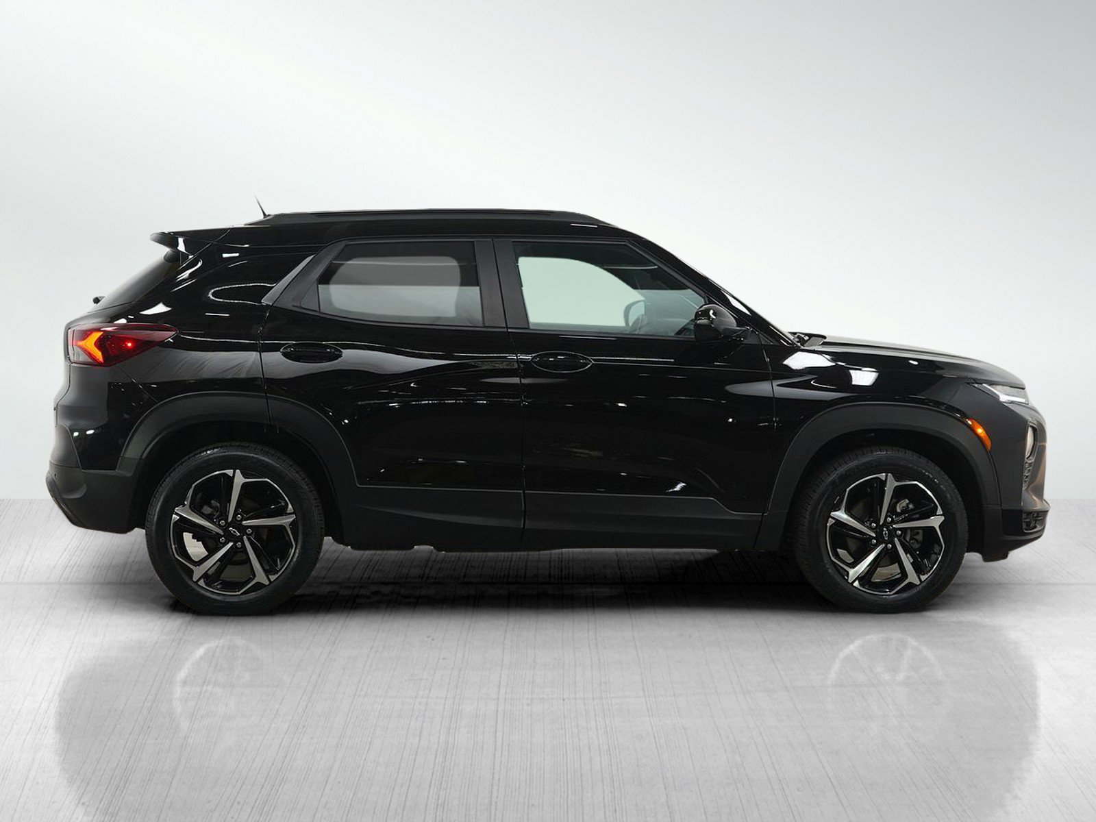 Used 2023 Chevrolet TrailBlazer RS w/ Sun and Liftgate Package image 6