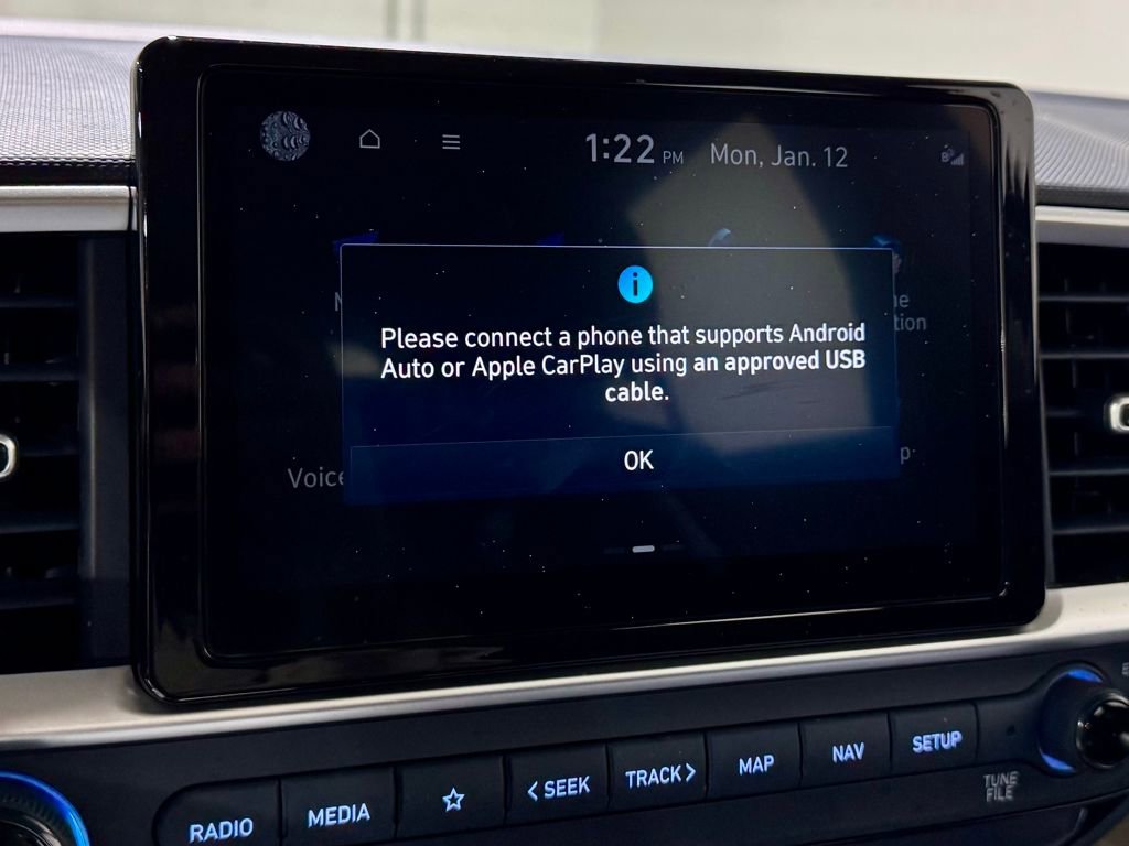 Used 2025 Hyundai Venue Limited image 19