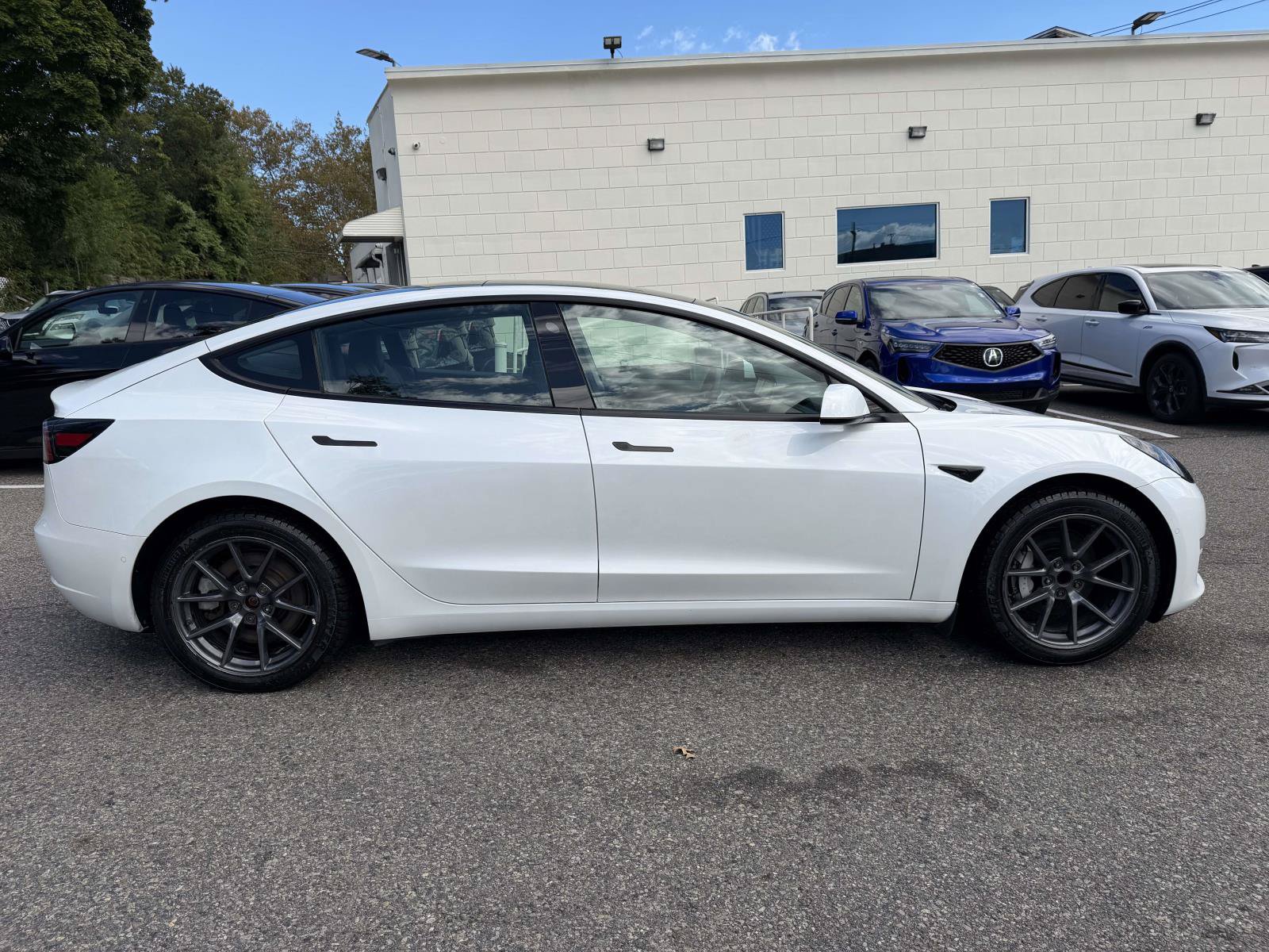 Used 2021 Tesla Model 3 Standard Range RWD image 2