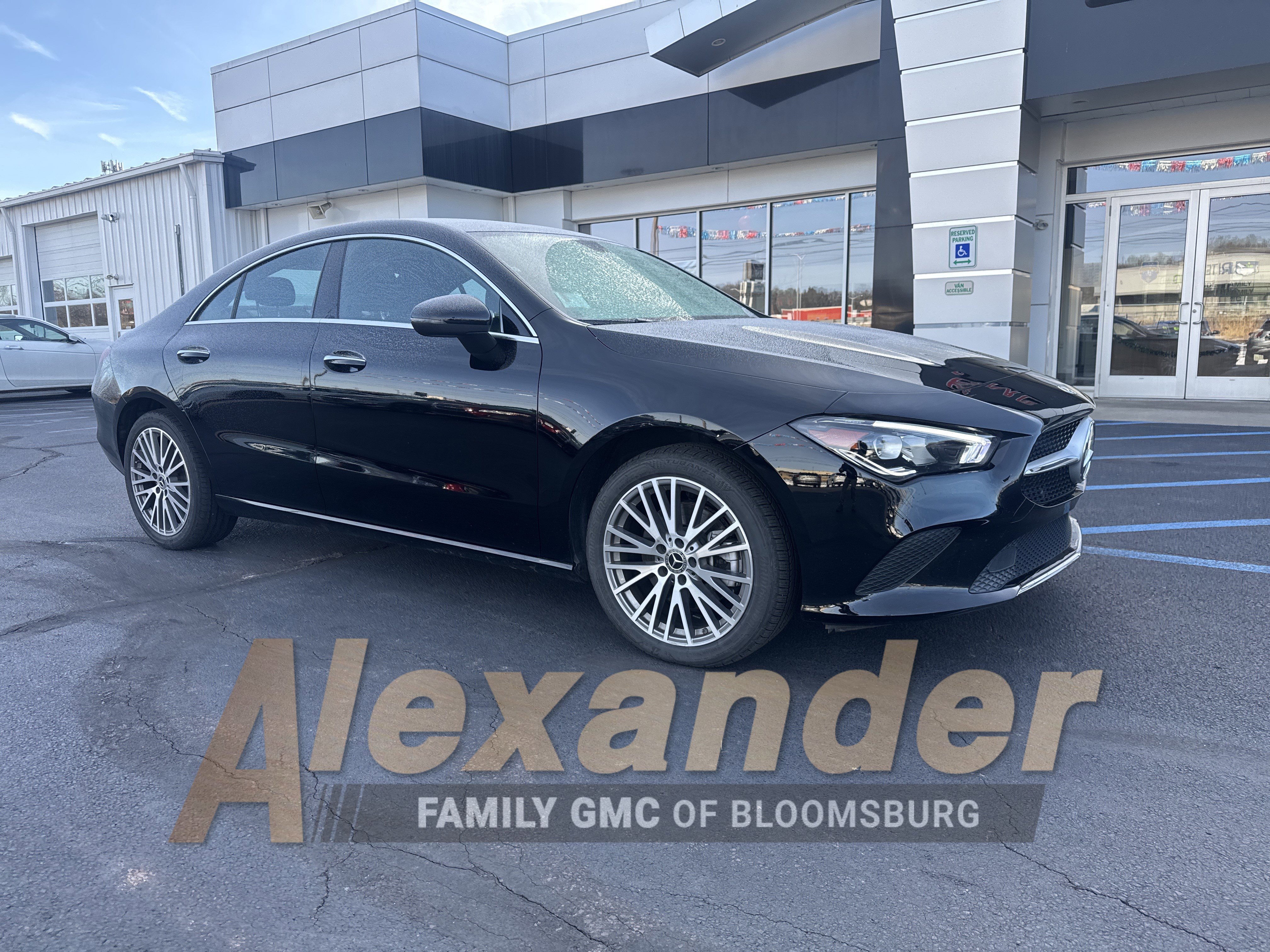 Used 2022 Mercedes-Benz CLA 250 4MATIC image 1