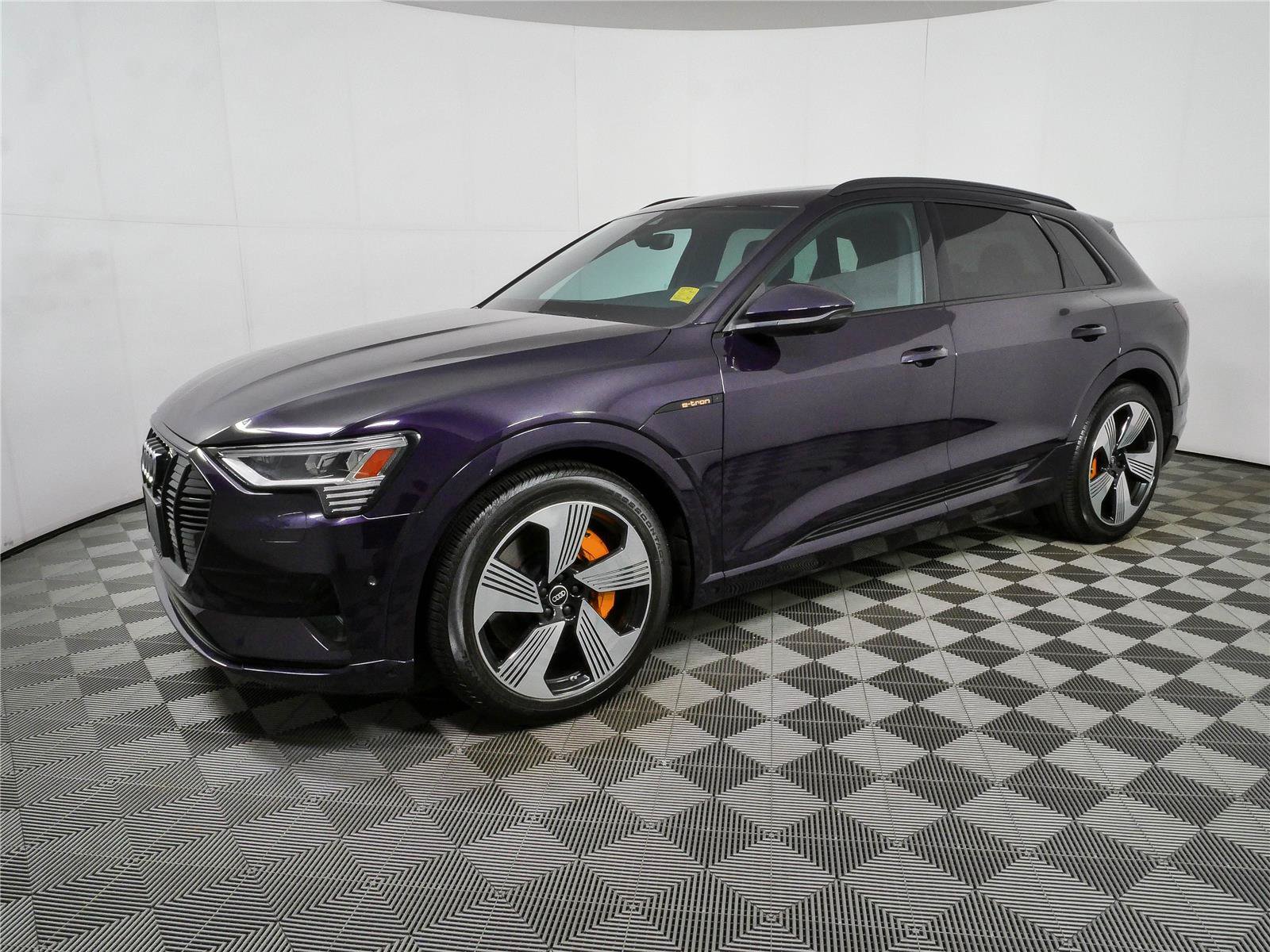 Used 2023 Audi e-tron Premium Plus w/ Premium Plus Package AWD/4WD image 29