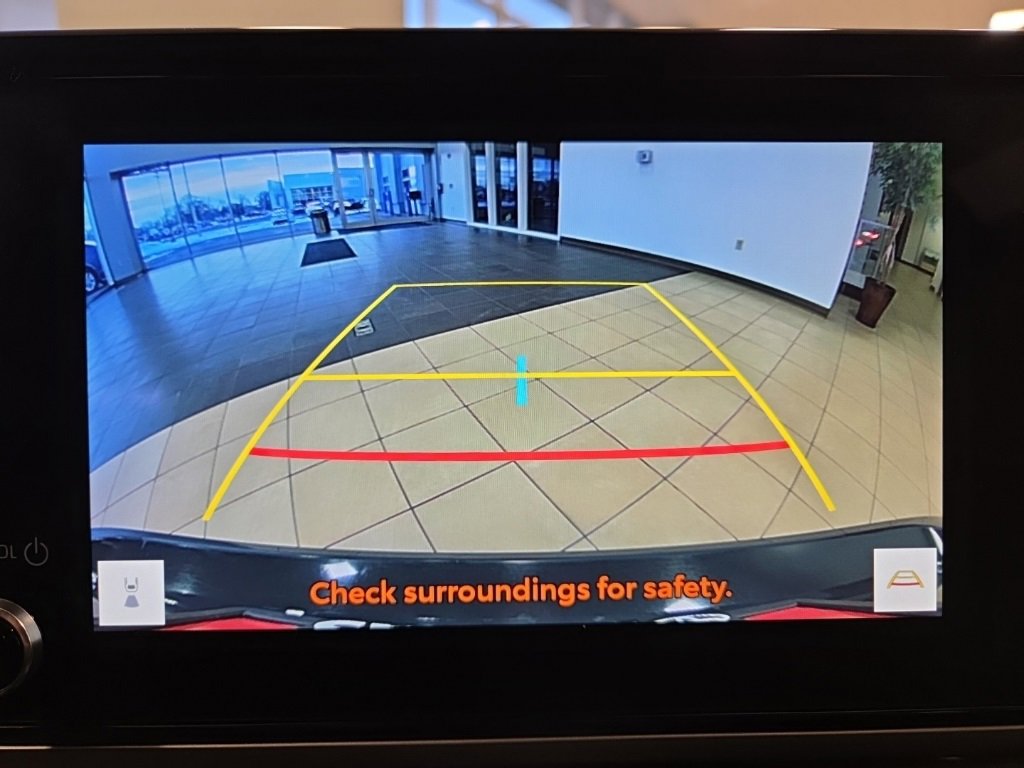 Used 2025 Toyota Camry SE image 27