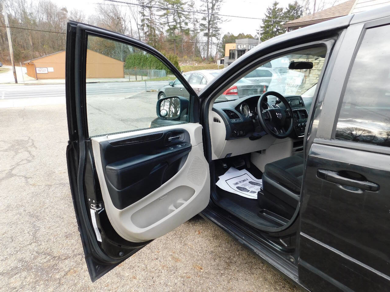 Used 2016 Dodge Grand Caravan SE w/ Quick Order Package 29E SE image 24