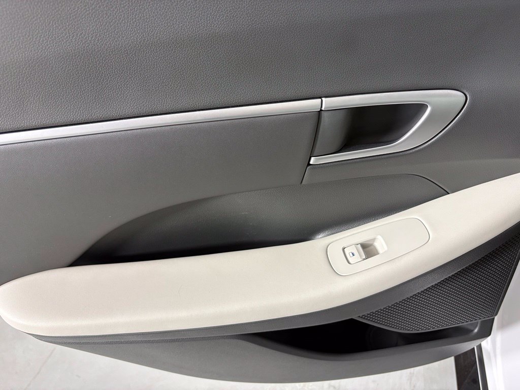 Used 2025 Hyundai Sonata SEL FWD image 35