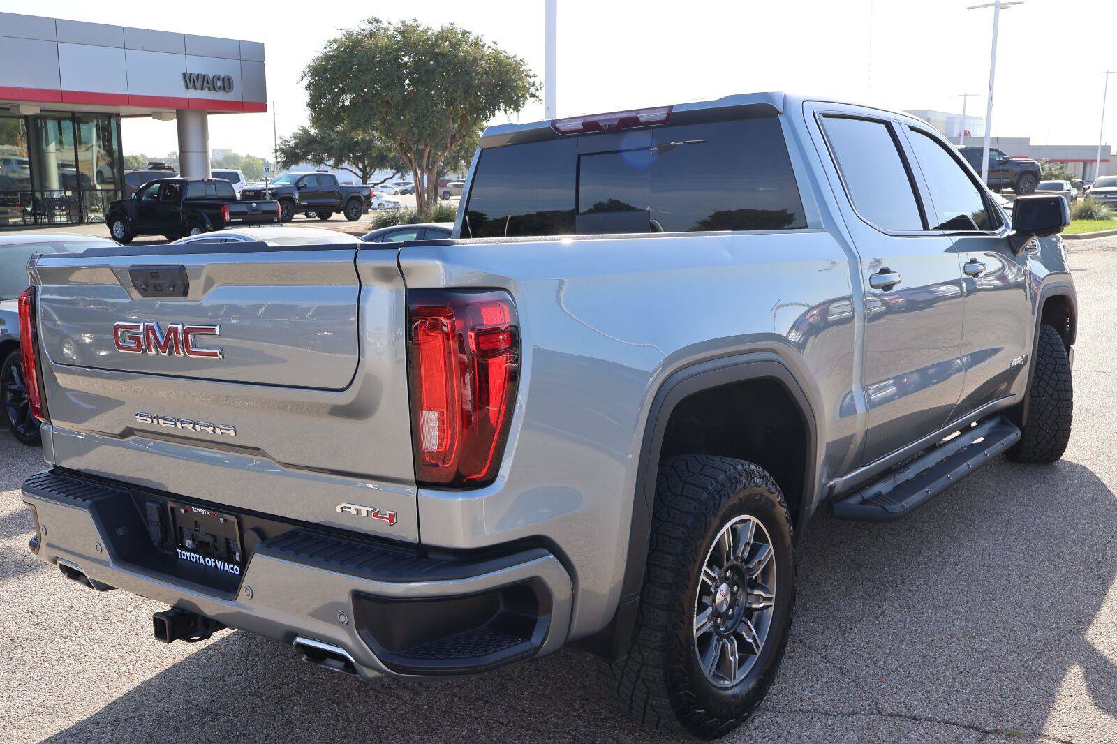 Used 2024 GMC Sierra 1500 AT4 w/ Technology Package AWD/4WD image 3