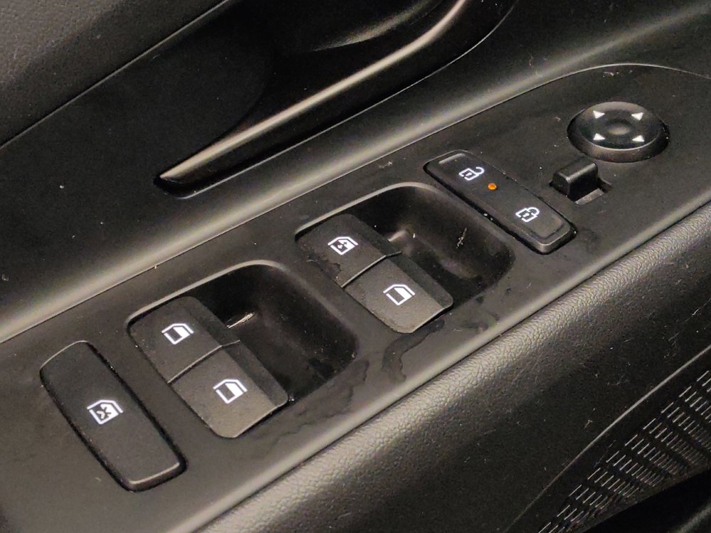 Used 2025 Hyundai Elantra Sport FWD image 27