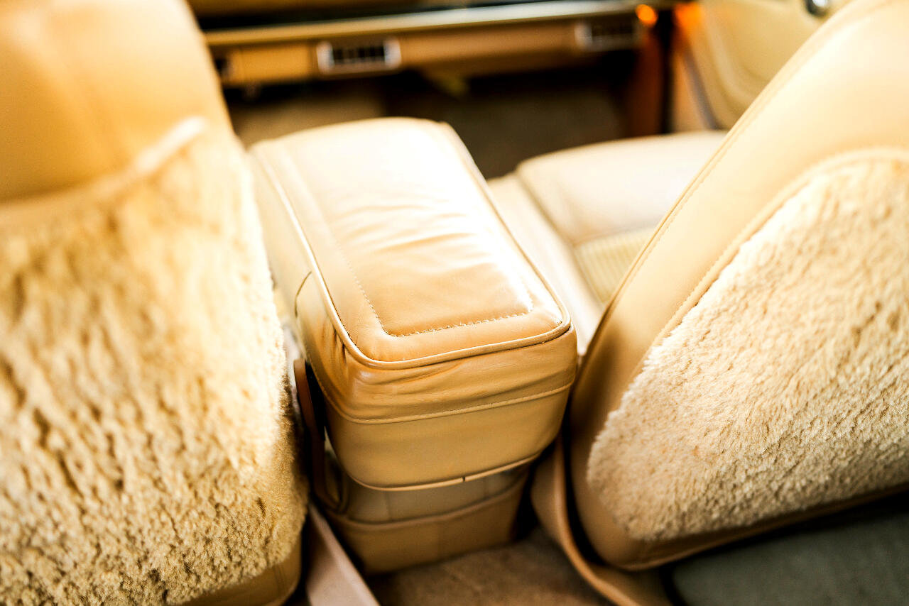 Used 1987 Jeep Grand Wagoneer image 84