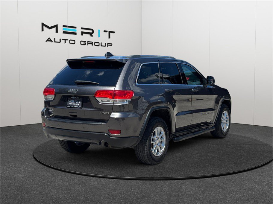 Used 2019 Jeep Grand Cherokee Laredo AWD/4WD image 9