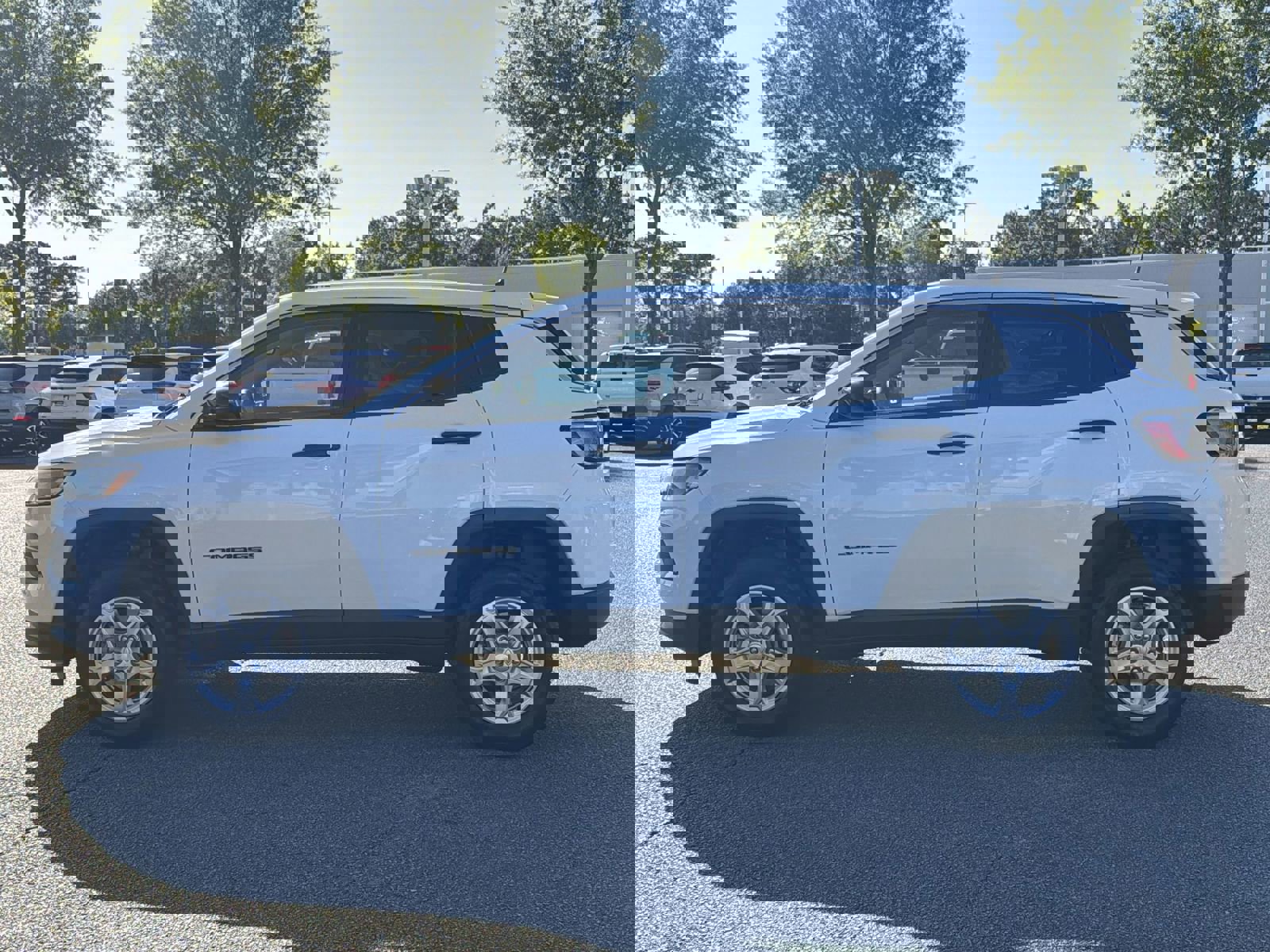 Used 2022 Jeep Compass Sport image 7