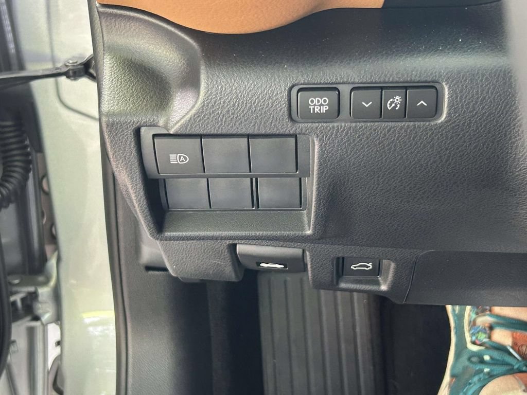 Used 2025 Lexus IS 300 w/ Comfort Package RWD image 19