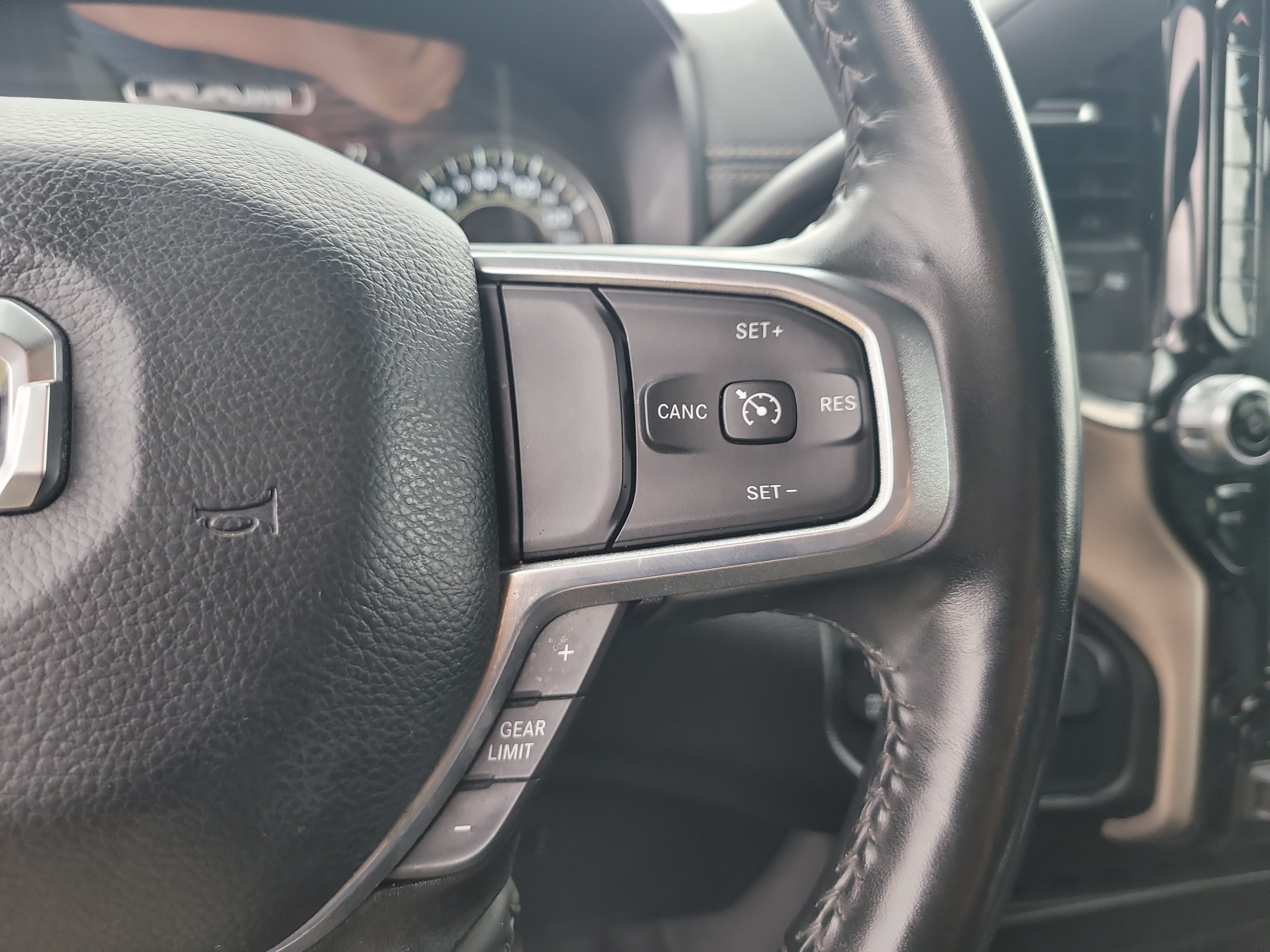 Used 2024 RAM 2500 Laramie AWD/4WD image 29