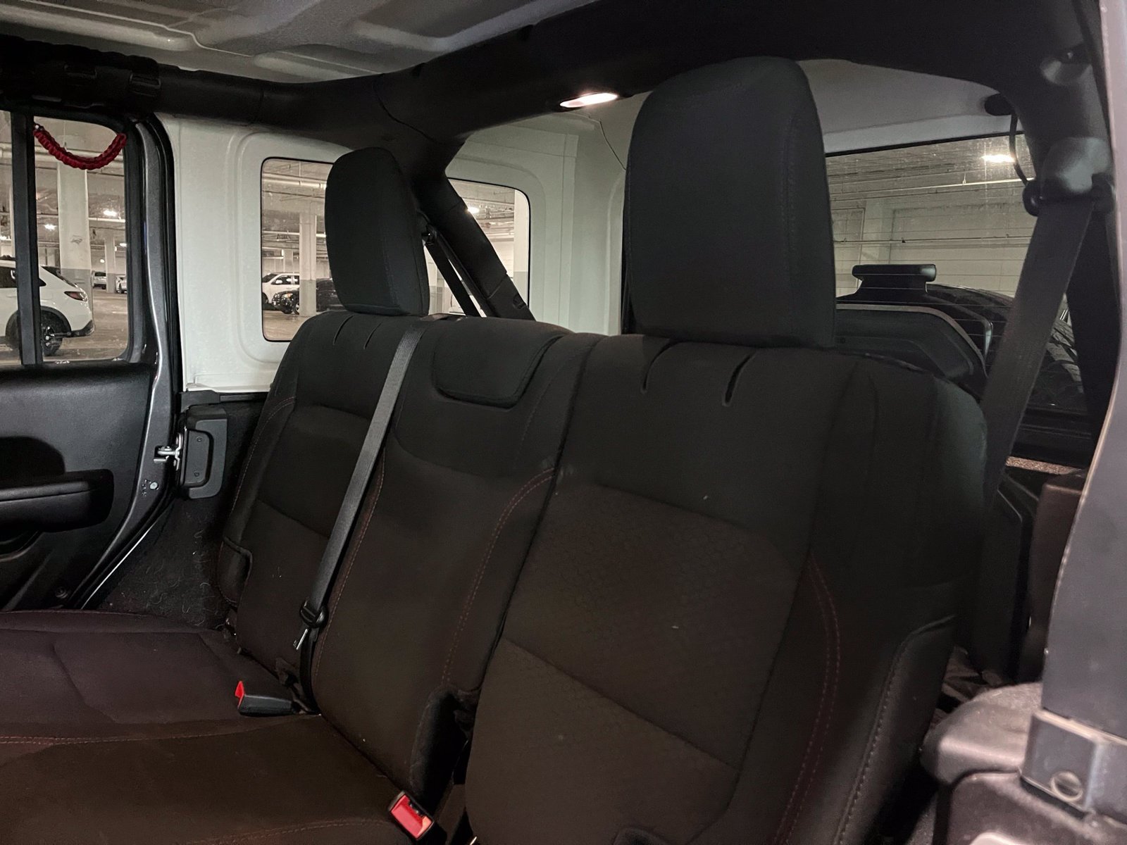 Used 2021 Jeep Wrangler Unlimited Rubicon AWD/4WD image 35