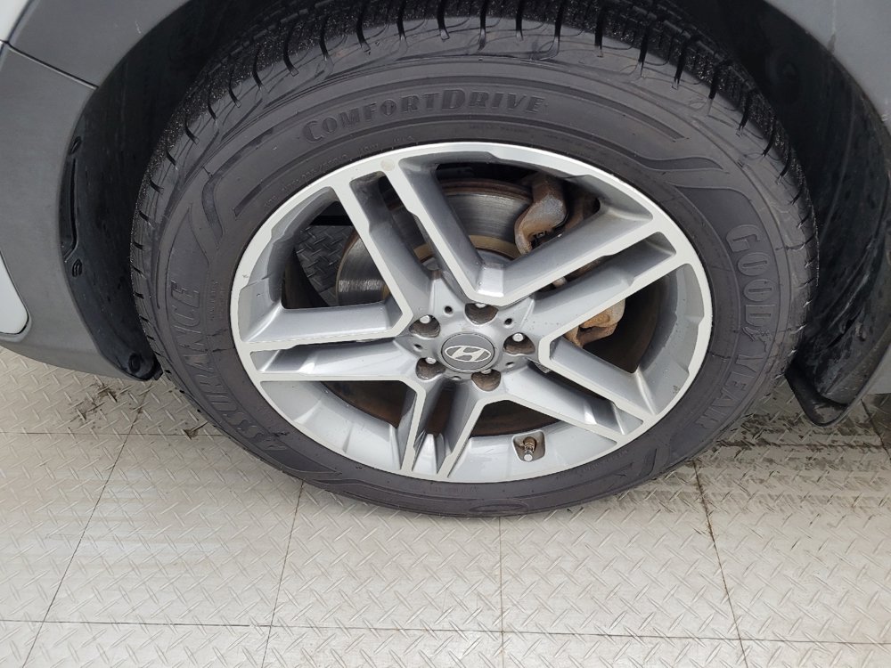 Used 2017 Hyundai Santa Fe Limited AWD/4WD image 31