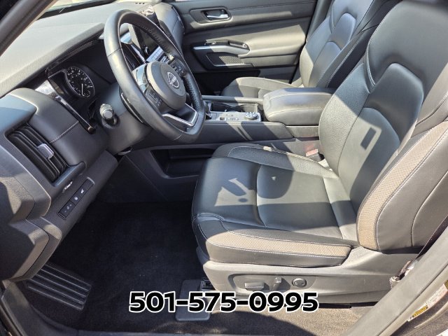 Used 2025 Nissan Pathfinder SL AWD/4WD image 10