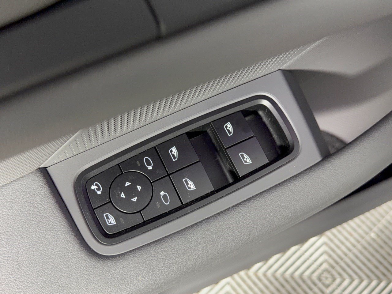 Certified 2023 Porsche Taycan RWD image 15