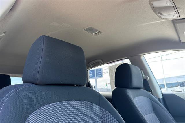 Used 2012 Nissan Rogue SV AWD/4WD image 18
