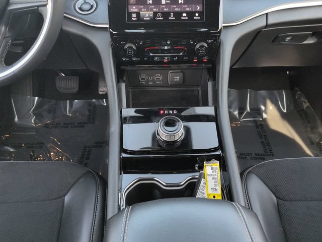 Used 2023 Jeep Grand Cherokee Altitude AWD/4WD image 18