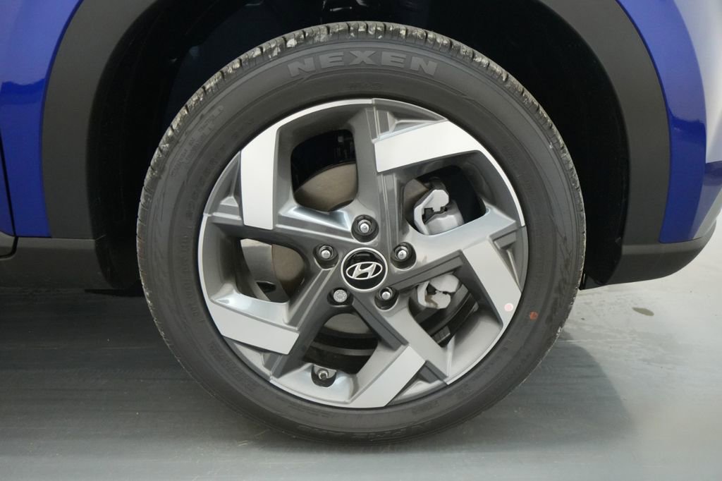 New 2025 Hyundai Venue Limited image 17