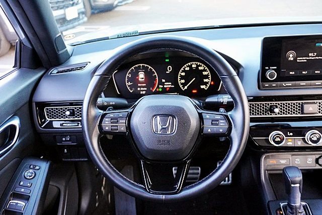 Used 2025 Honda Civic Sport image 18