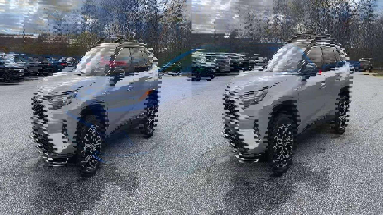 Used 2022 Toyota RAV4 XSE w/ Weather Package image 5