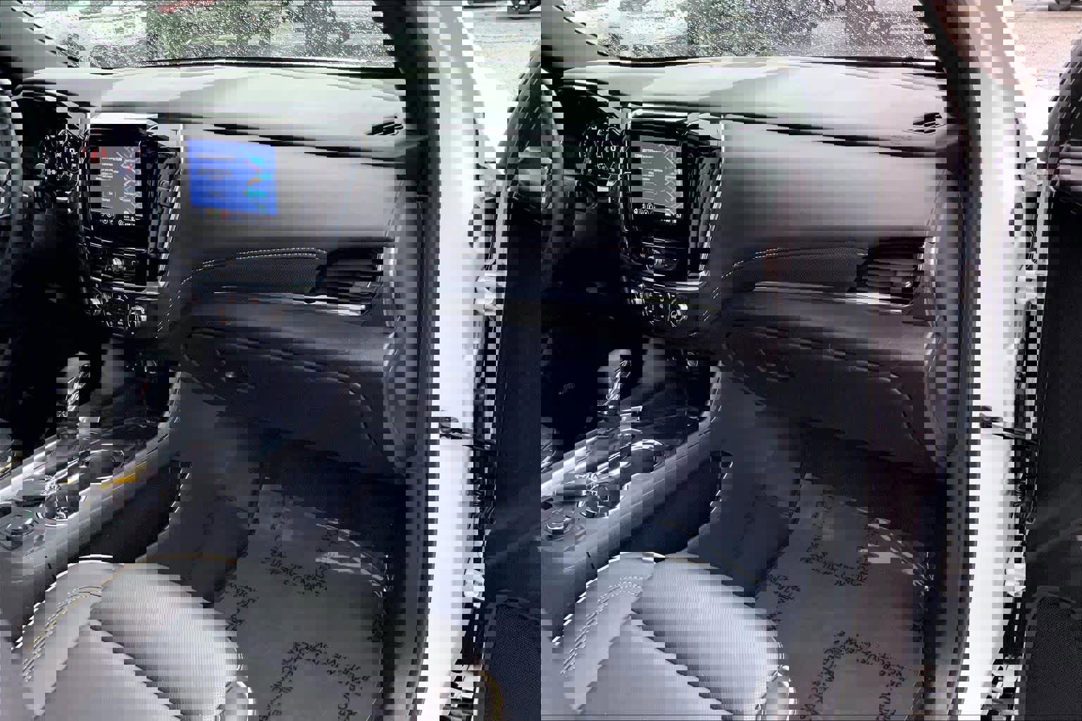 Used 2023 Chevrolet Traverse Premier w/ Redline Edition image 18