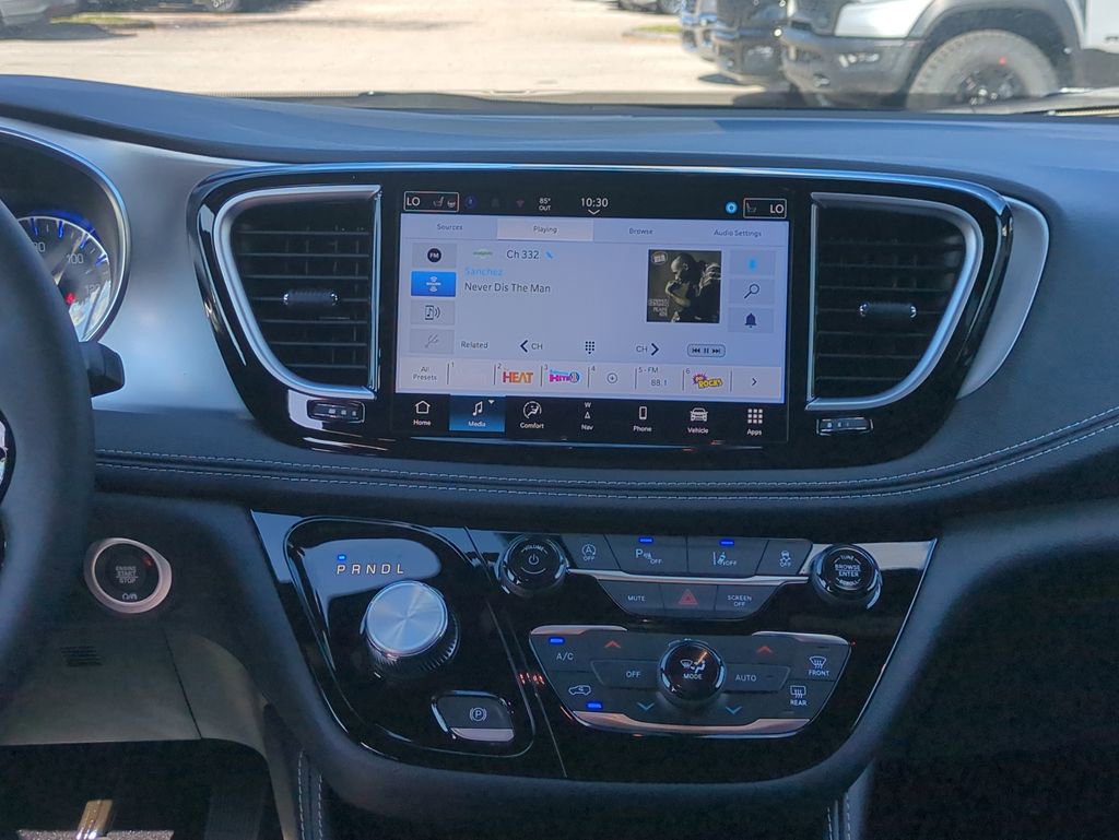 New 2026 Chrysler Pacifica Limited image 19