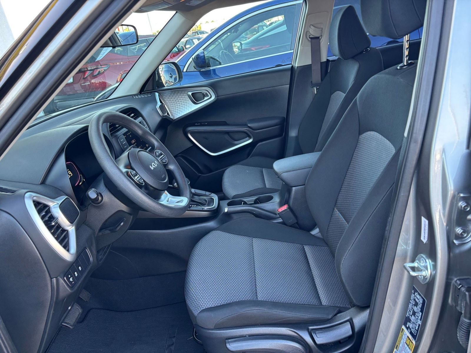 Used 2025 Kia Soul LX w/ LX Technology Package image 24