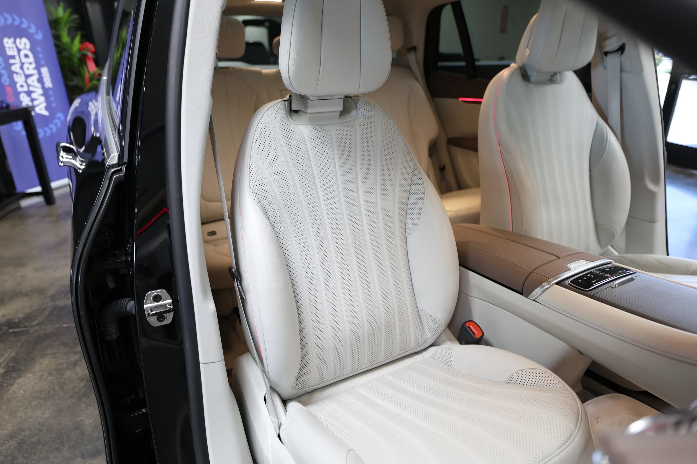 Used 2023 Mercedes-Benz EQS 580 4MATIC SUV image 45