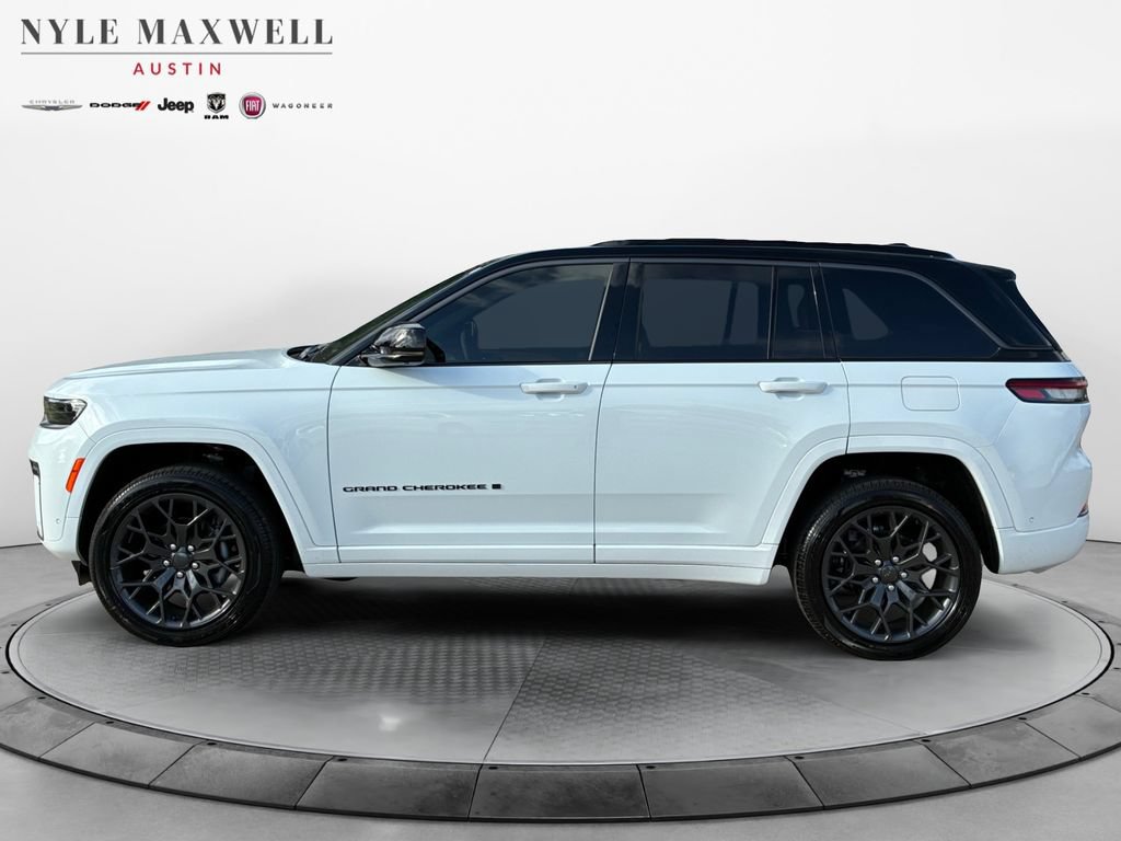 New 2026 Jeep Grand Cherokee Summit w/ Obsidian Package AWD/4WD image 14