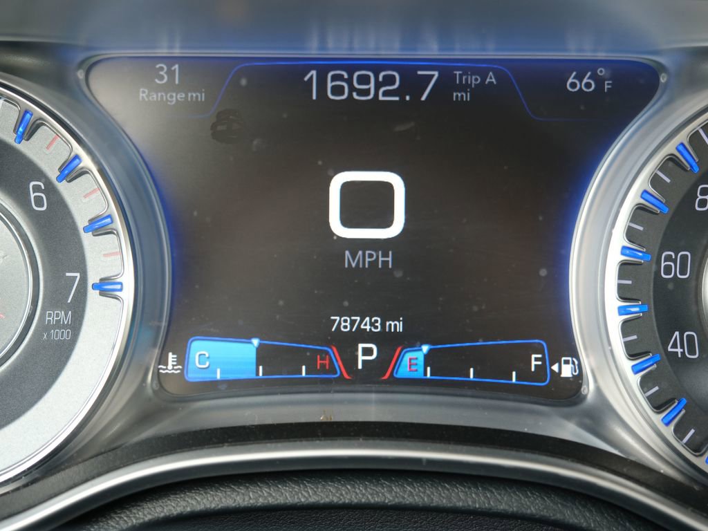 Used 2018 Chrysler 300 C w/ Sun, Sound & Nav Package image 4