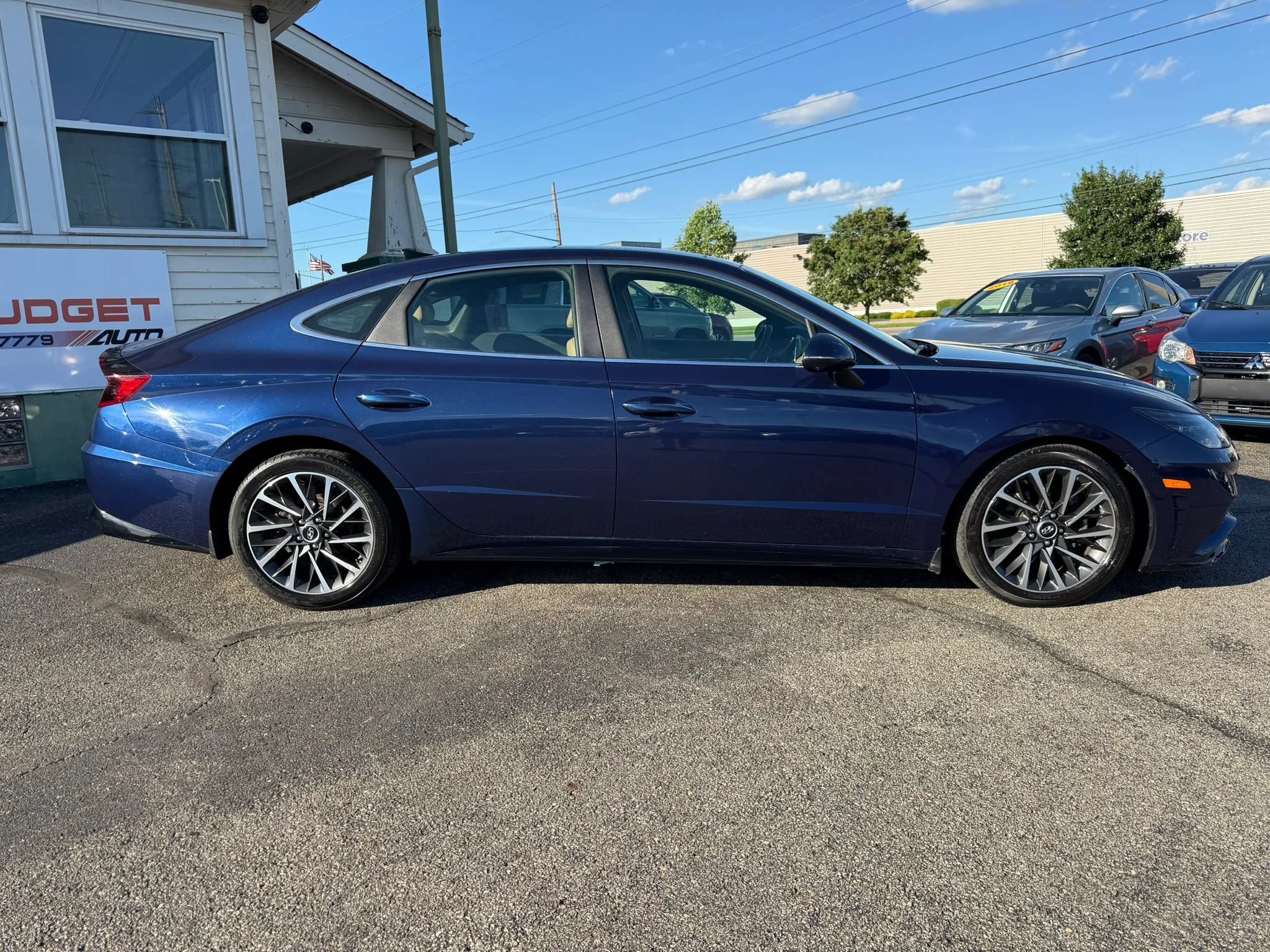 Used 2021 Hyundai Sonata Limited w/ Winter Weather Package FWD image 6