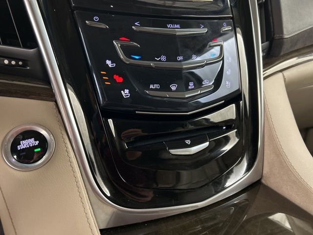 Used 2020 Cadillac Escalade Premium Luxury image 19