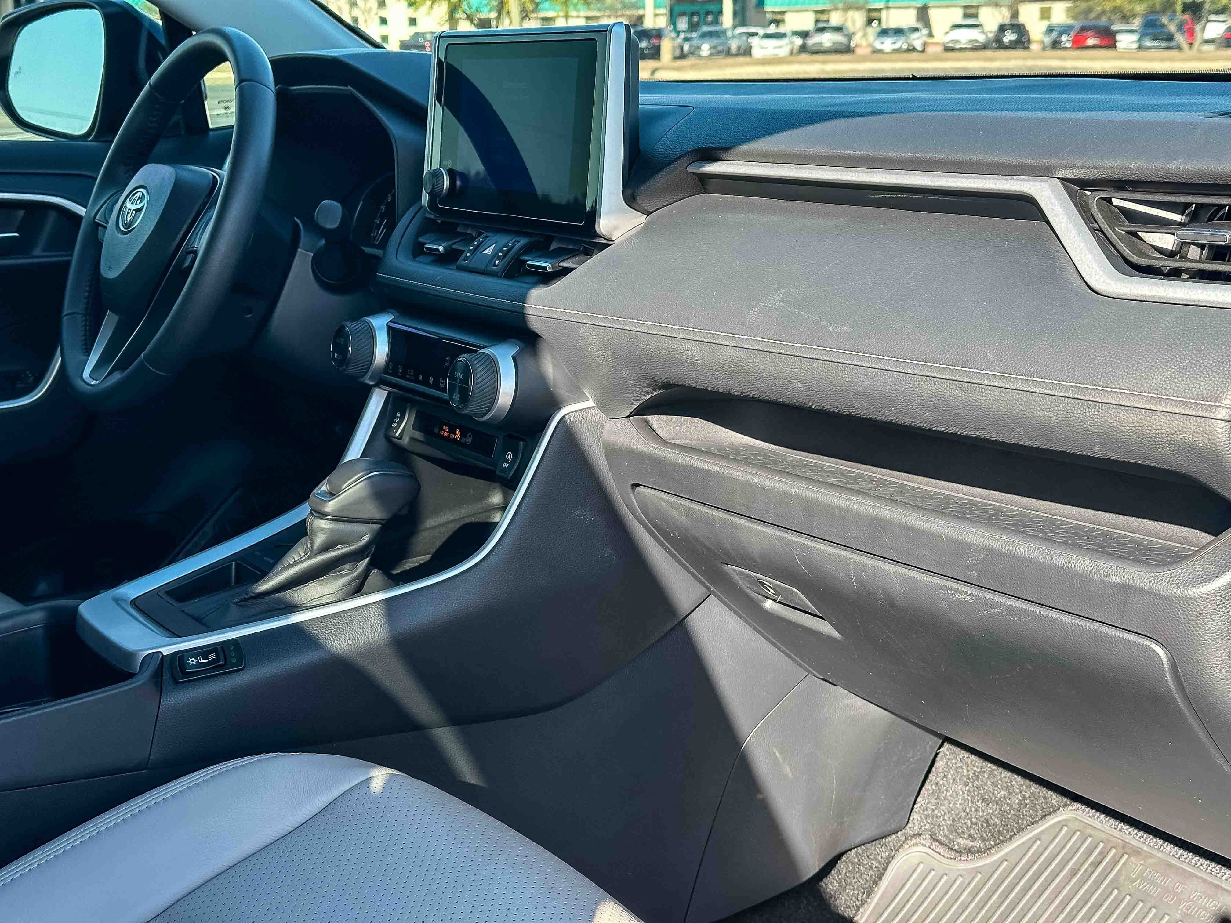 Used 2024 Toyota RAV4 XLE Premium image 23