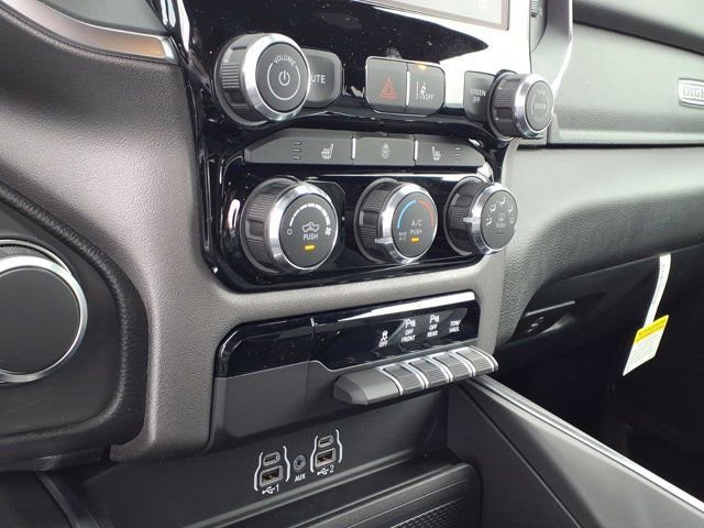 New 2026 RAM 1500 4x4 Crew Cab image 9