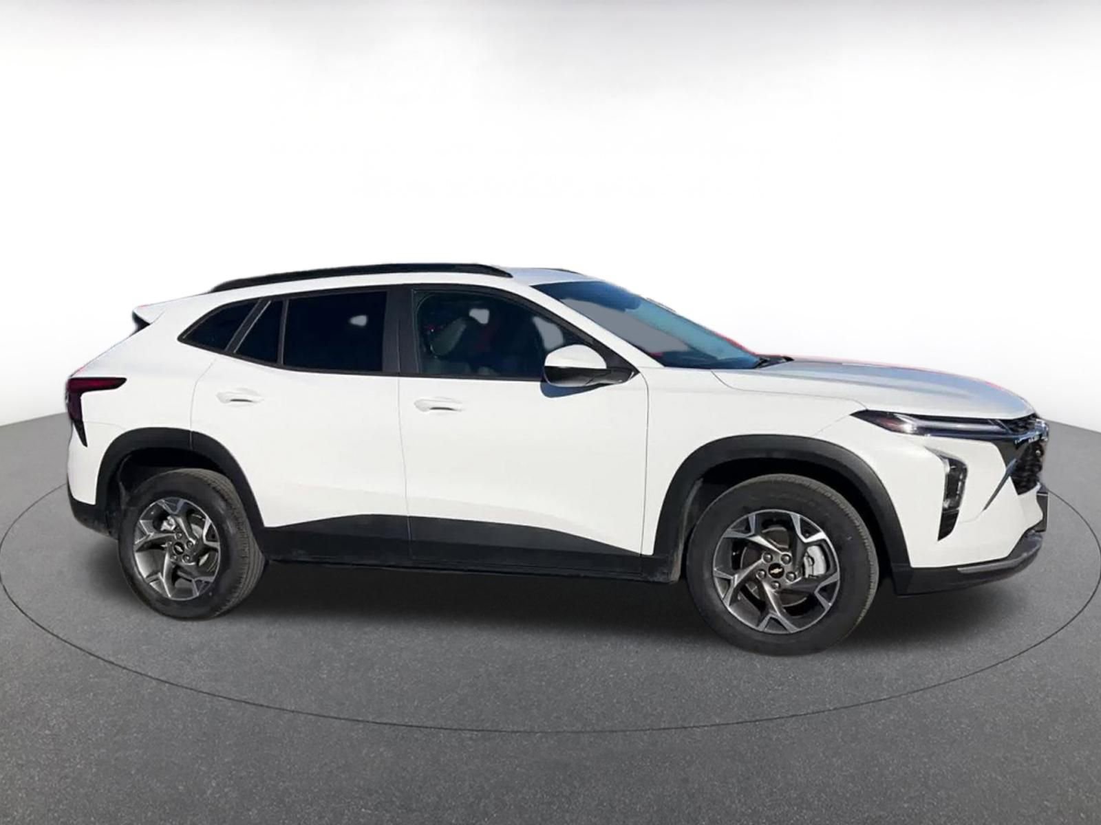 Used 2025 Chevrolet Trax LT image 16