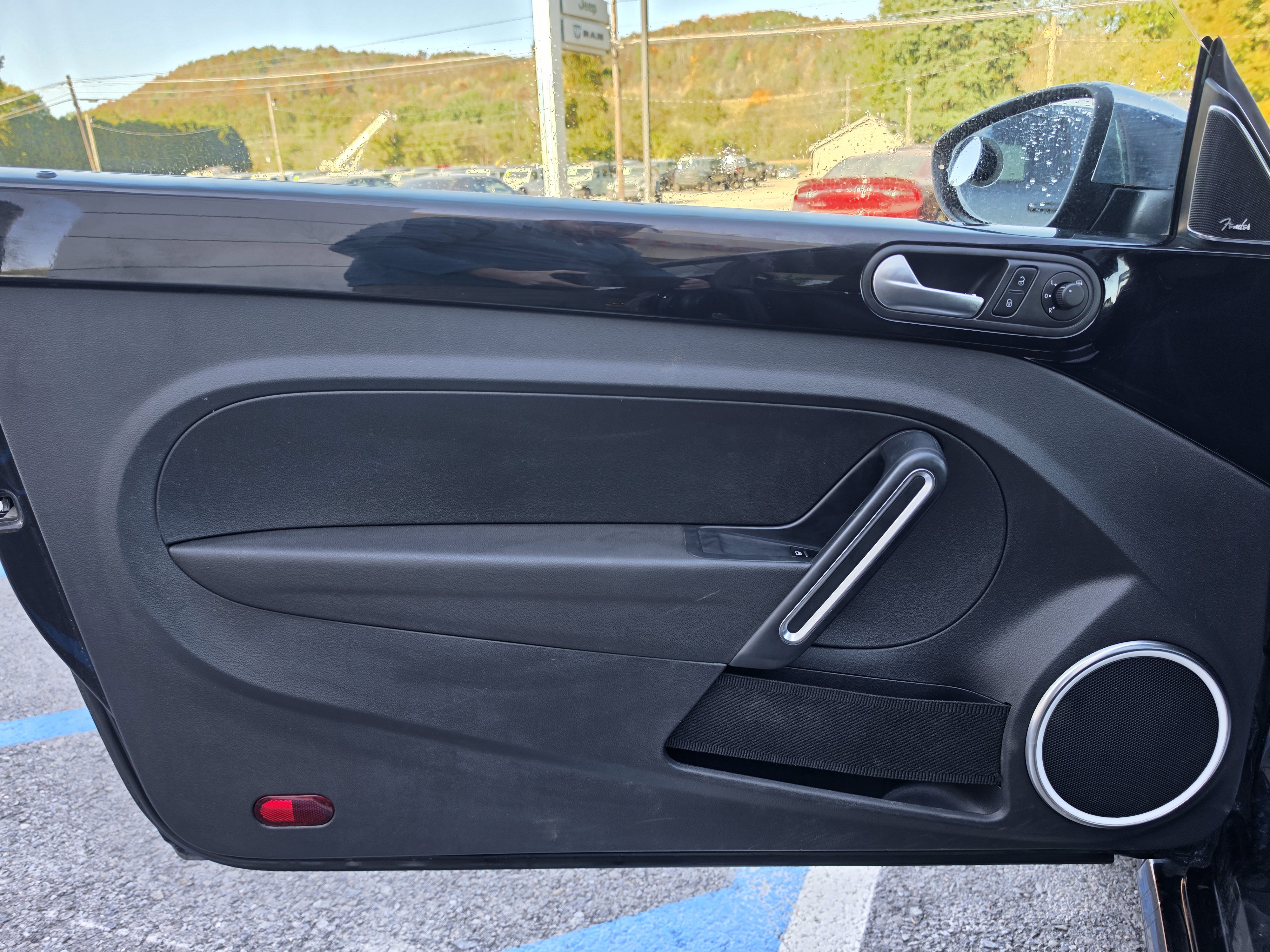Used 2013 Volkswagen Beetle Turbo FWD image 16