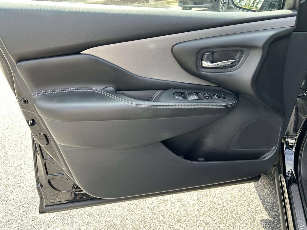 Used 2024 Nissan Murano SV FWD image 14