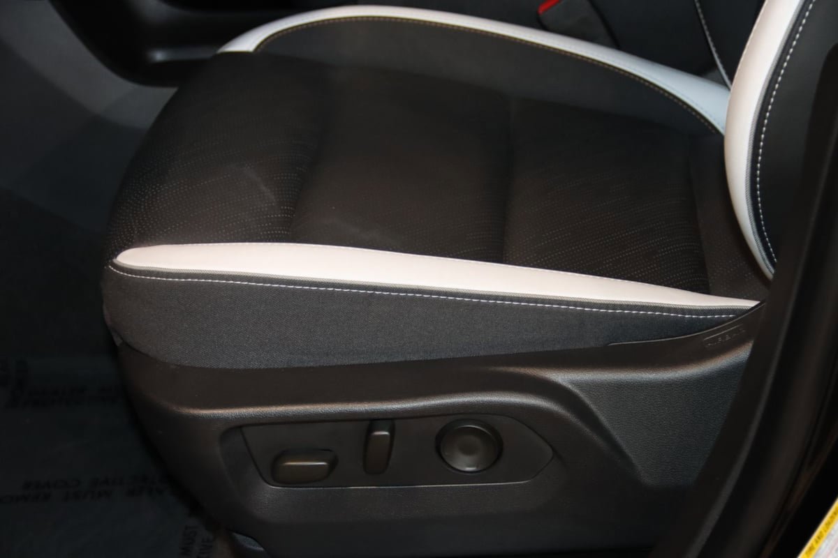 Used 2025 Buick Envision Sport Touring AWD/4WD image 17