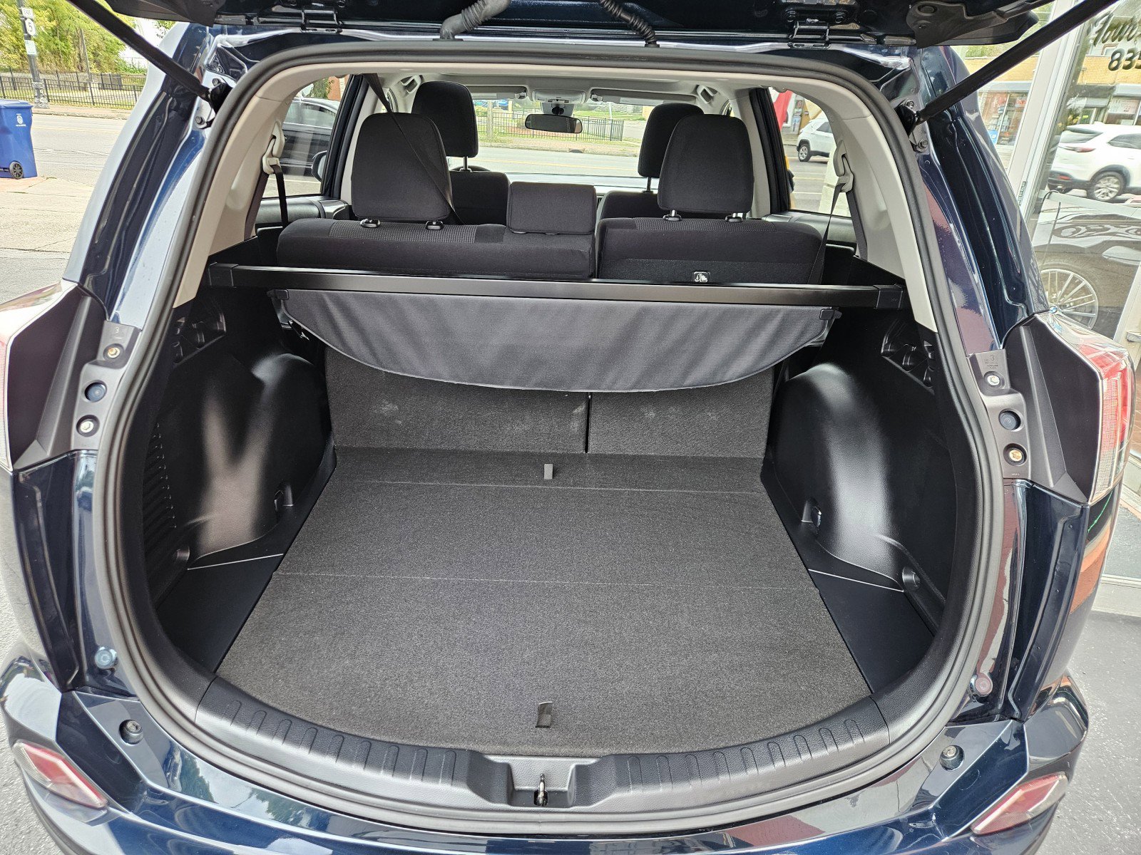 Used 2017 Toyota RAV4 XLE w/ Plus Extra Value Package image 18