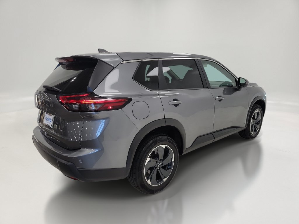 Used 2025 Nissan Rogue SV AWD/4WD image 5