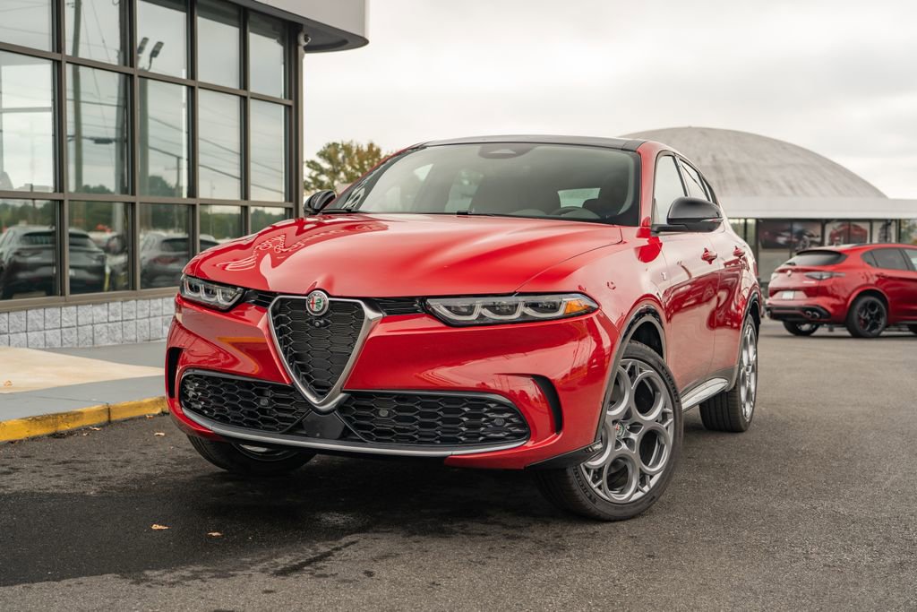 Used 2024 Alfa Romeo Tonale Ti image 2