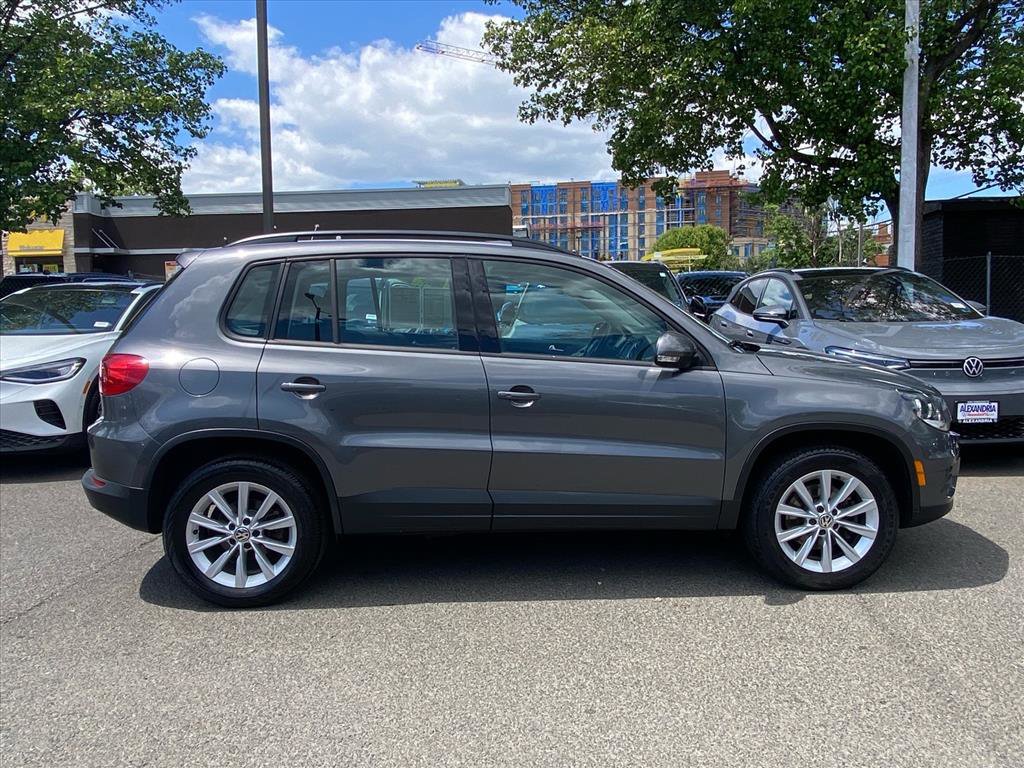 Used 2017 Volkswagen Tiguan Limited w/ Premium Package AWD/4WD image 2