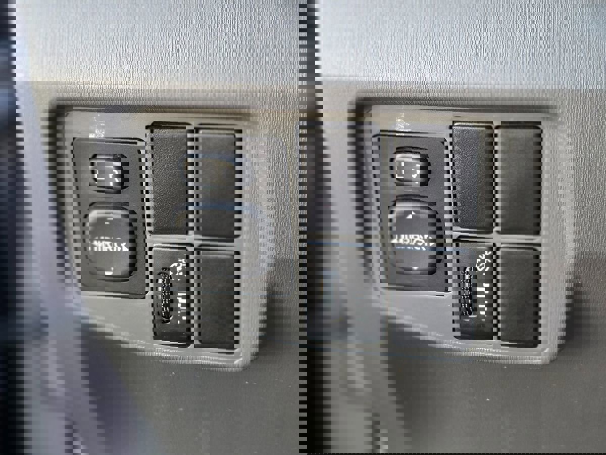 Used 2011 Toyota Prius Three image 36