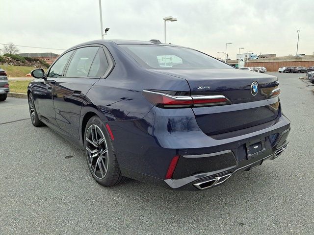 Certified 2023 BMW 760i xDrive image 5