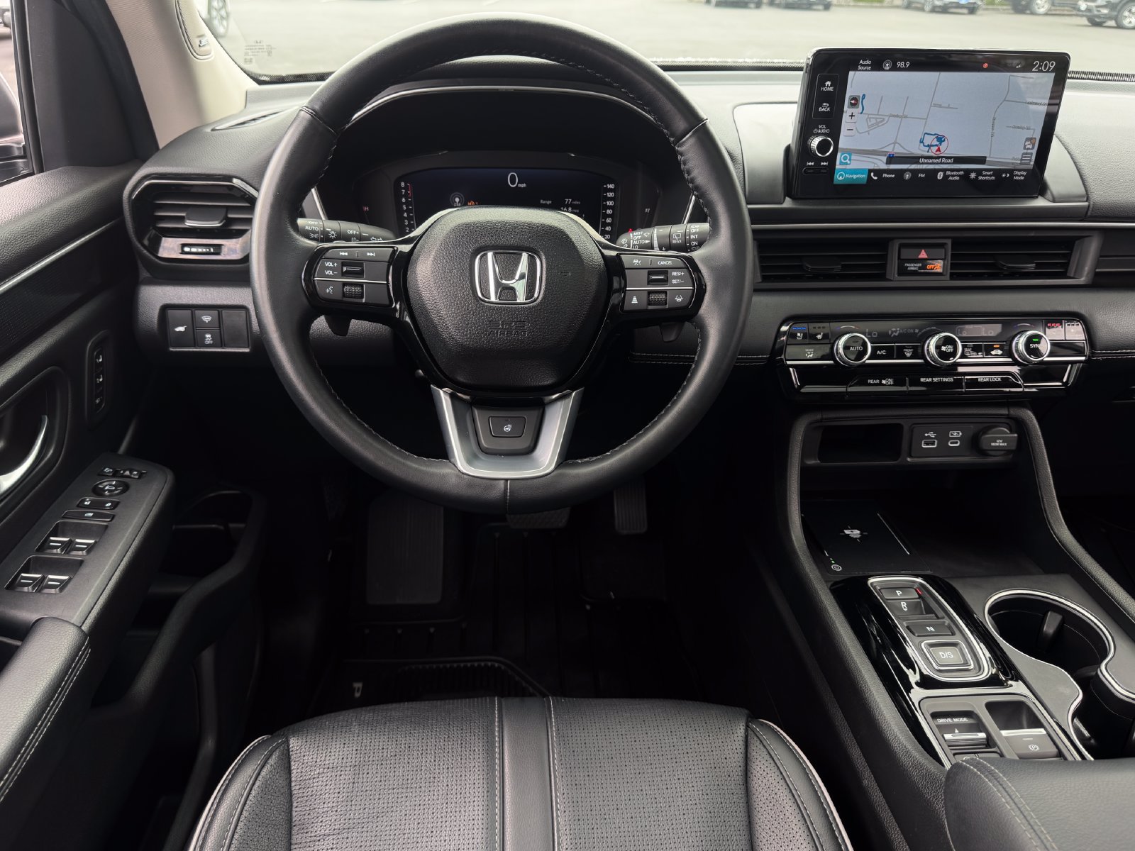 Used 2025 Honda Pilot Elite image 17