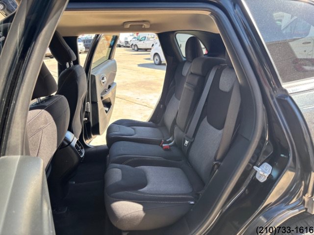 Used 2014 Jeep Cherokee Latitude FWD image 24
