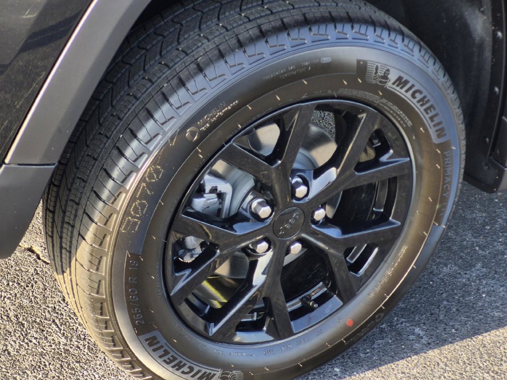 New 2026 Jeep Grand Cherokee Altitude RWD image 10
