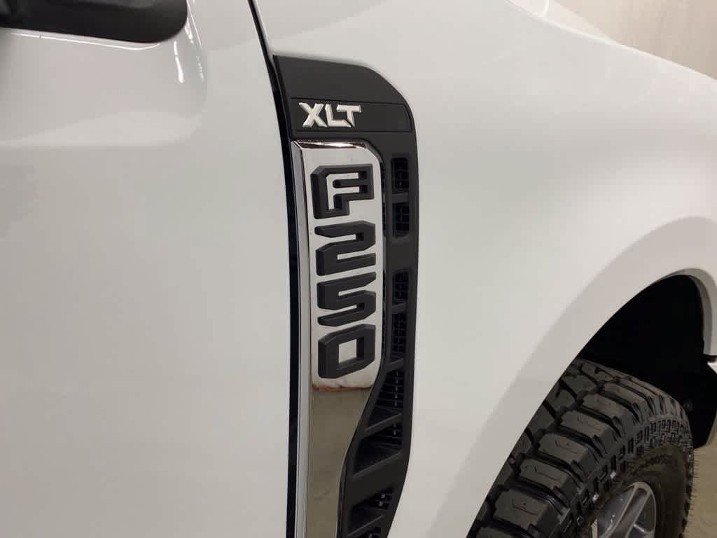 Used 2025 Ford F250 XLT w/ FX4 Off-Road Package AWD/4WD image 10