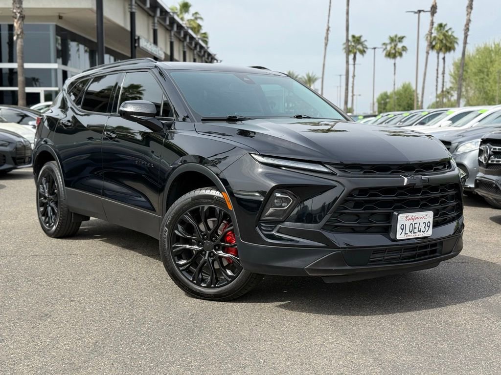 Used 2024 Chevrolet Blazer LT image 1